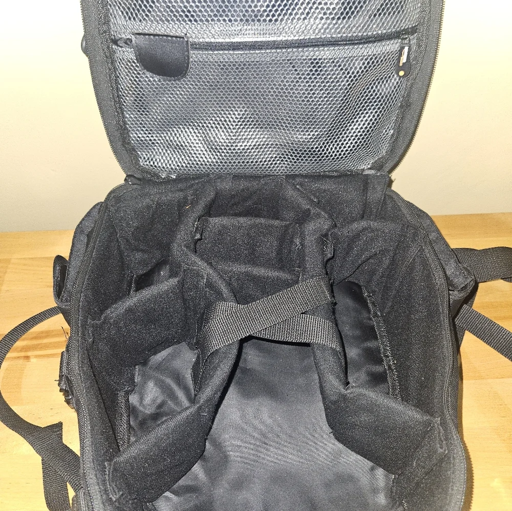 Amazon Basics DLSR SLR Laptop Backpack Cameras and Accessories Black